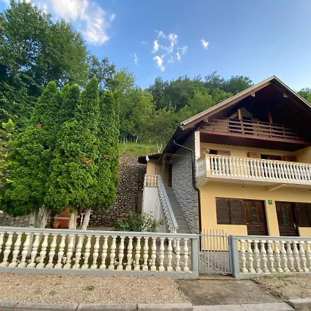 Rosana House بيت للعطل Jablanica